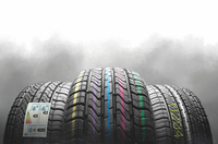 Leuchtend farbige Kennzeichnung von Gummireifen