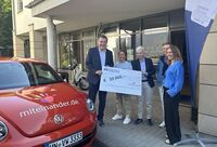 Dr. Marie-Agnes Strack-Zimmermann und miteinander.de übergeben 20.000 Euro an den&hellip;